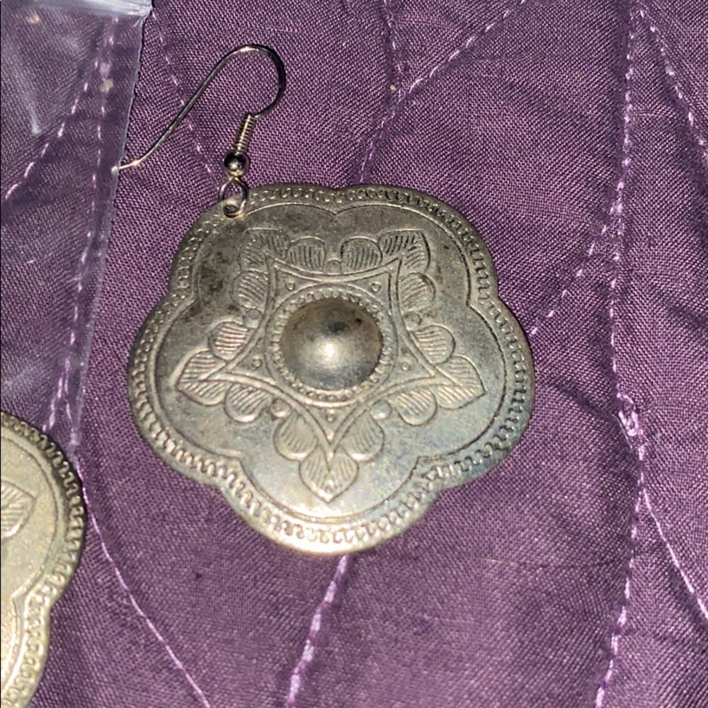 Earrings - Picture 2 of 3